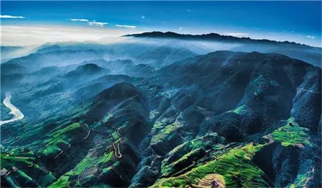【八一】美麗龍凌，負(fù)重的松山（隨筆）