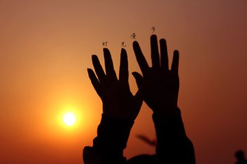 【星月】歲月你別催，該來(lái)的我不推，走遠(yuǎn)的我不追（隨筆）