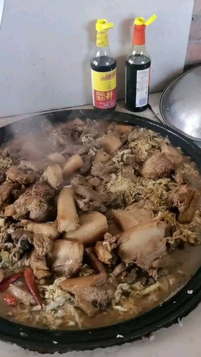 【丁香·愛心】有豬的年，才叫過年（散文）